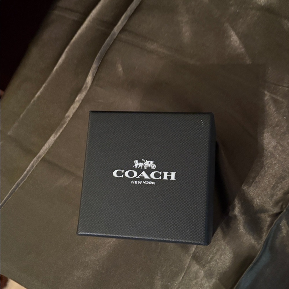 Coach Red and Gold Starry Watch - Picture 7 of 7